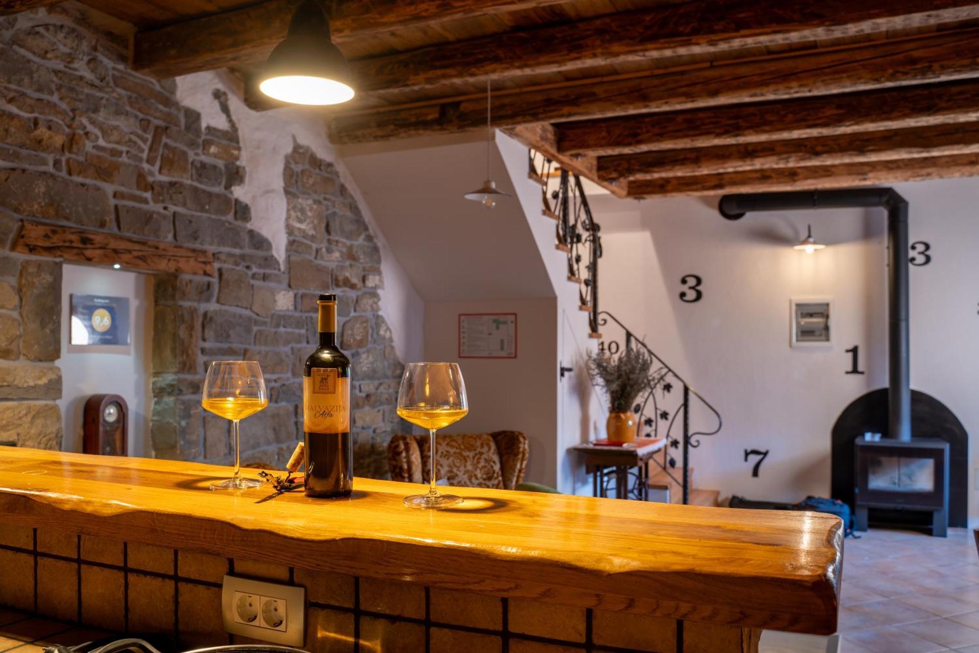 Wine House Rakar Vendégház Gračišče Kültér fotó