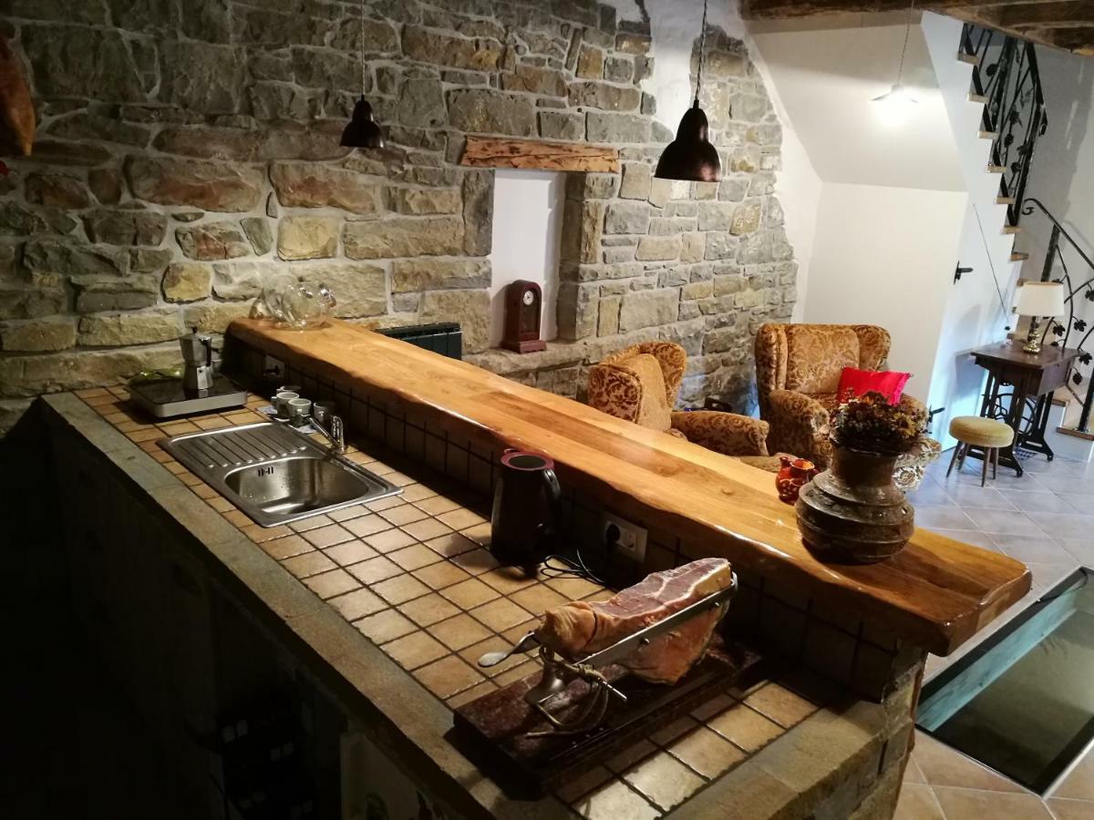 Wine House Rakar Vendégház Gračišče Kültér fotó